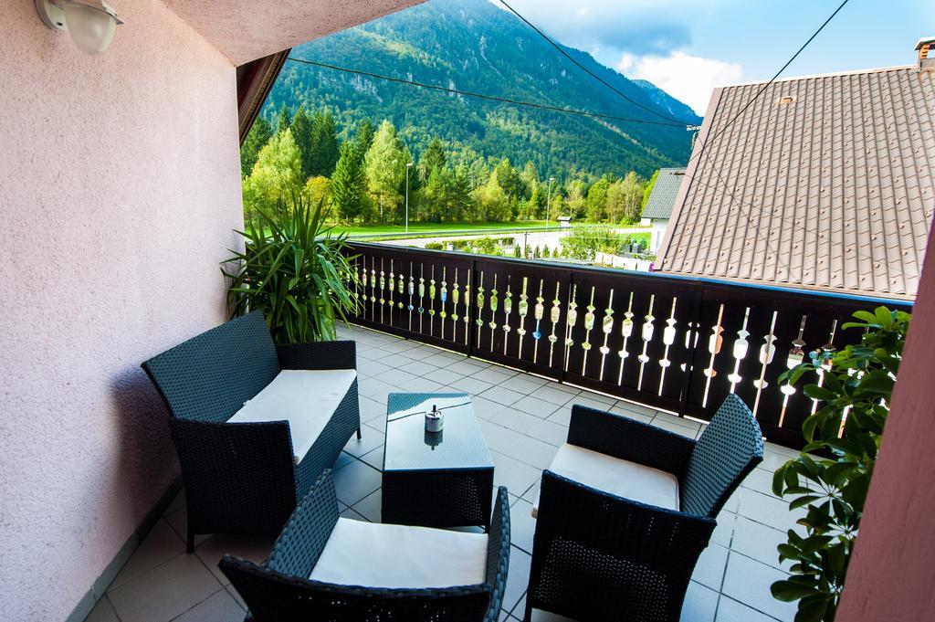 Guesthouse Veranda Mojstrana Eksteriør bilde